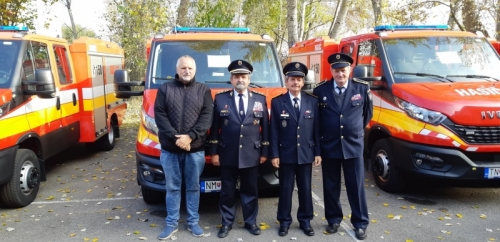 zástupcovia mesta, spolu s členmi DHZM Stará Turá - Súš.