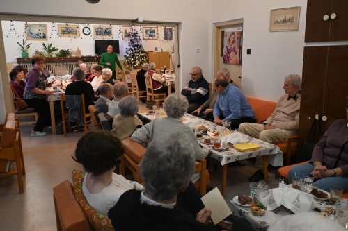 Vianočné chvíle v Dennom centre seniorov