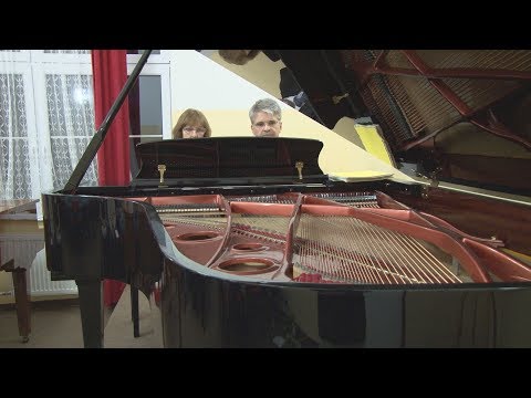 V ZUŠ Stará Turá sa predstavilo klavírne duo - Ida Černecká a František Pergler